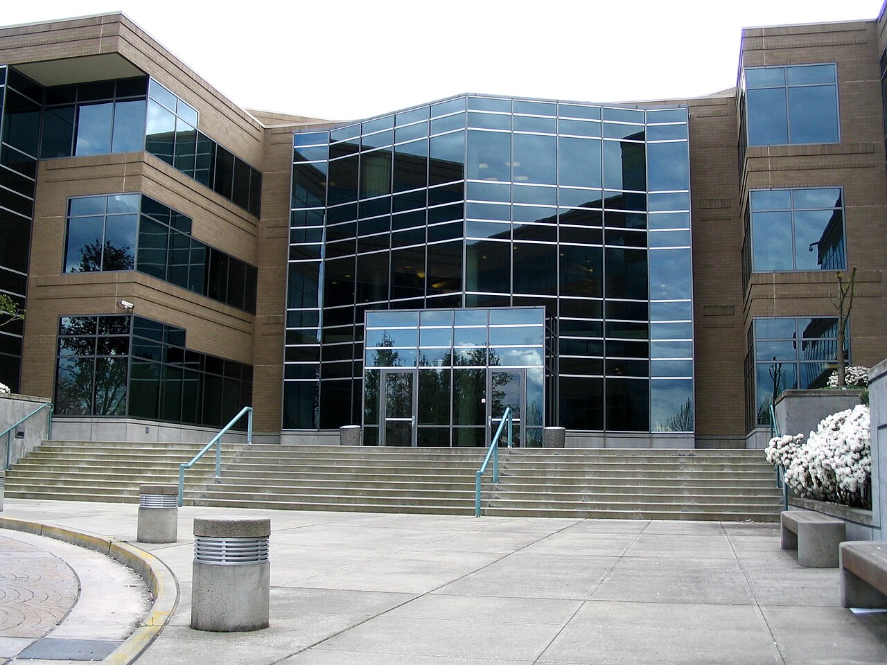 Microsoft’s Building 17 in Redmond, photographed in 2005. Archive campus image; not a Maia chip or data center.